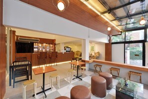 Reception - Ratchathewi Hyde Away (Bangkok)