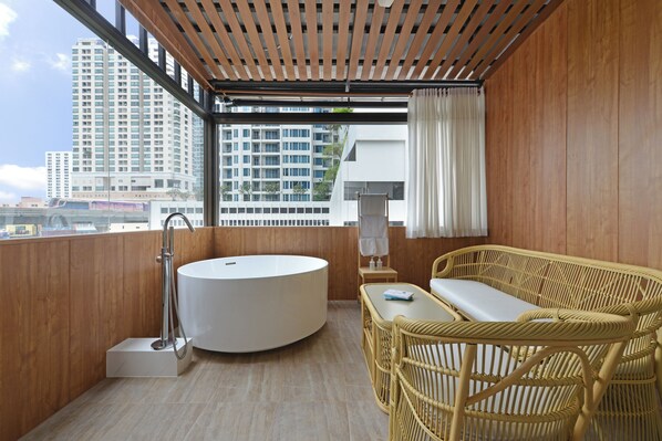 Deluxe Double Room, 2 Twin Beds, Non Smoking, City View | City view - Ratchathewi Hyde Away (Bangkok)