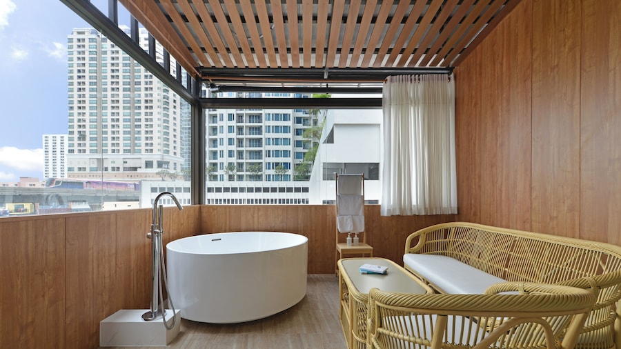 Ratchathewi Hyde Away