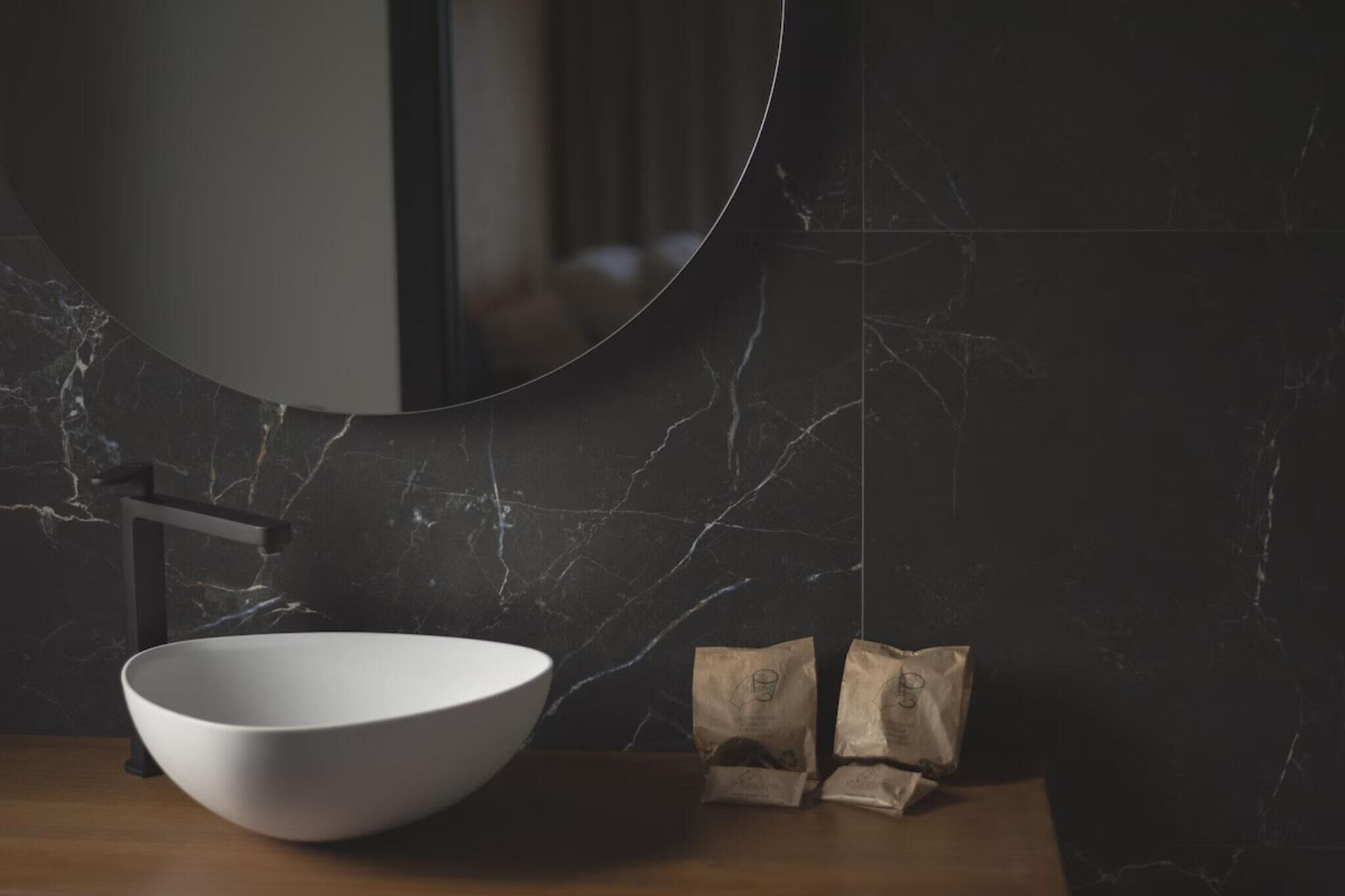 Miljøvenlige toiletartikler, hårtørrer, håndklæder