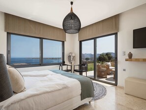 5 bedrooms, WiFi, bed sheets