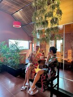 Ducha, cabezal de ducha tipo lluvia, artículos de tocador gratuitos