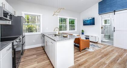 Two Tree Houses - Beehive & H20