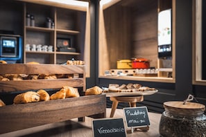 Tägliches kontinentales Frühstück gegen Gebühr