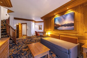 Suite – superior | Oppholdsområde | Flatskjerm-TV