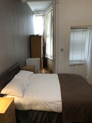 Free WiFi, bed sheets - Suite Overlooking Hyde Park (London)