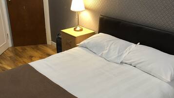 واي فاي مجانًا وملاءات أسرّة