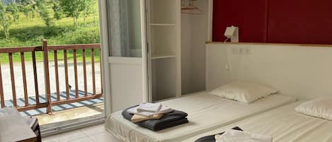 Habitación con 2 camas individuales