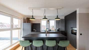 Kühlschrank, Ofen, Herdplatte, Geschirrspüler