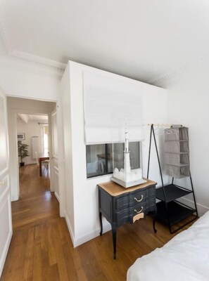 2 bedrooms, WiFi, bed sheets - À 2 Chambres - de Style Parisien - à 30 min du Louvre (Alfortville)