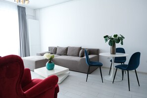 Family Apartment, Partial Sea View | Living area