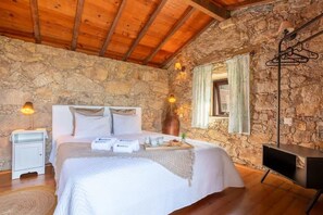 4 slaapkamers, een strijkplank/strijkijzer, wifi, beddengoed