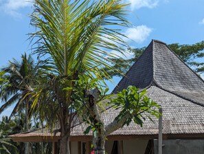 Luksusvilla | Minibar, skrivebord og barnesenger (inkludert)