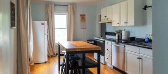 Updated 2BR, 5min/NWMC, 5min/Dwntwn, Prvt Parking