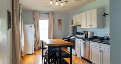Updated 2BR, 5min/NWMC, 5min/Dwntwn, Prvt Parking