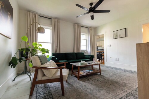 Updated 2BR, 5min/NWMC, 5min/Dwntwn, Prvt Parking