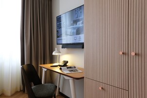 Comfort-Doppelzimmer | Hochwertige Bettwaren, Zimmersafe, Schreibtisch