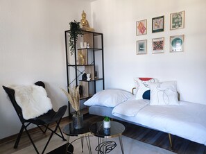 1 室のベッドルーム、デスク、WiFi、ベッドシーツ