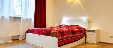 1 habitación, tabla de planchar con plancha, wifi y ropa de cama