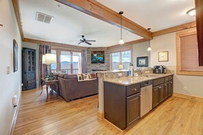 المنشأة من الداخل