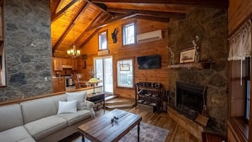 Televisión, chimenea