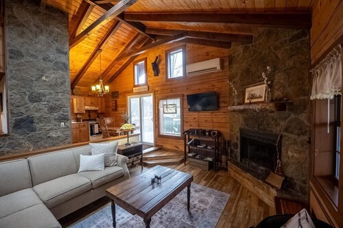 10 minutes to Downtown, Cabin, Pet Friendly