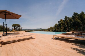 Outdoor pool - Cabaña Maison de Fefa en el Corazón de las Rías Baixas (Meis)
