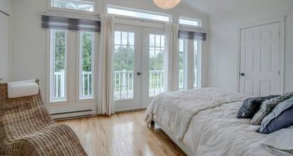 Comfort with Lake View | Chalet Lac-Frontiere