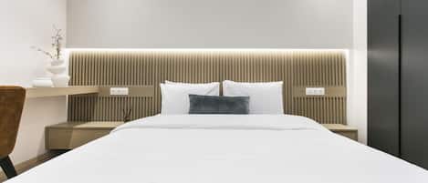 Luxury Apartment, 3 Bedrooms, Air conditioning | 3 bedrooms, premium bedding, in-room safe, individually decorated