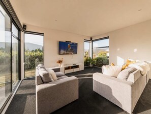 Living area - Zenith Escapes | 4BR | Hot Tub + Games + Parking (Christchurch)