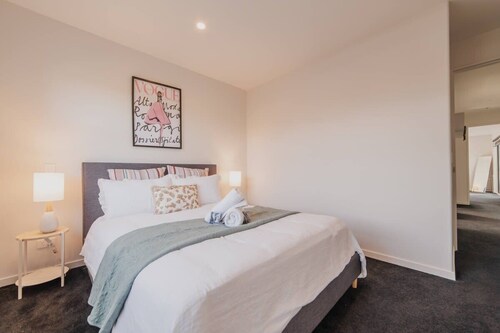 Zenith Escapes Your Quintessential 4BR Haven