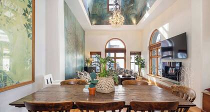 The Birds Nest - Central City Loft