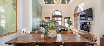 The Birds Nest - Central City Loft