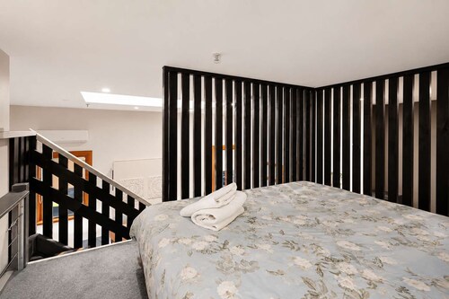 Wellington City Loft | Parking + Kitchen