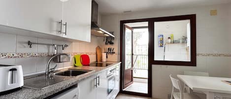 Fridge, microwave, oven, dishwasher