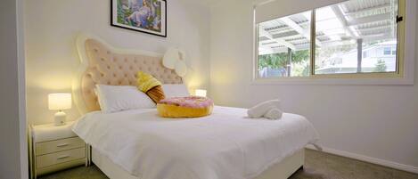 5 slaapkamers, een strijkplank/strijkijzer, gratis wifi, beddengoed