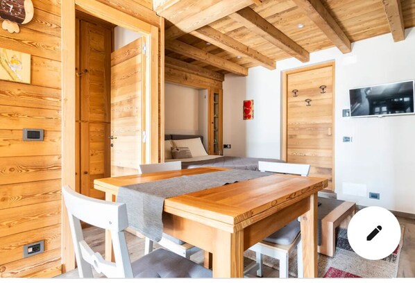 Dining - Lovely studio apartment (Sordevolo)