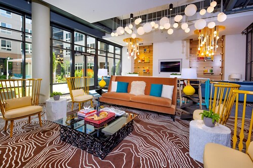 Quiet Apartment with Amazing Amenities @Alexandria