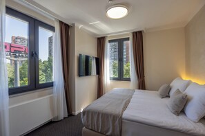 Standard Double Room | Hypo-allergenic bedding, minibar, in-room safe, desk - Nobel West Hotel (Belgrade)