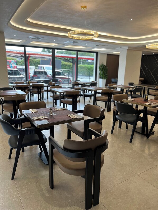 Tägliches inbegriffenes Frühstücksbuffet