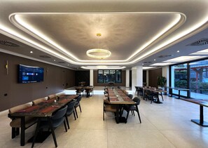 Lunch, dinner and brunch served - Nobel West Hotel (Belgrade)