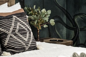 4 Schlafzimmer, Schreibtisch, Bügeleisen/Bügelbrett, Reisekinderbett