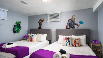 4 bedrooms, desk, iron/ironing board, travel crib