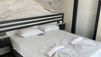 Standard Room | WiFi (free), bed sheets