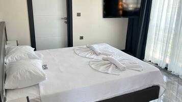 WiFi (free), bed sheets