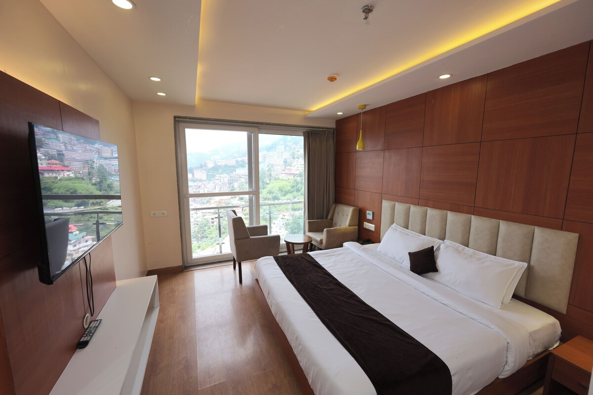 Chambre luxueuse, 1 chambre, vue sur la montagne | Espace de travail pour ordinateurs portables, accès au Wi-Fi (inclus)