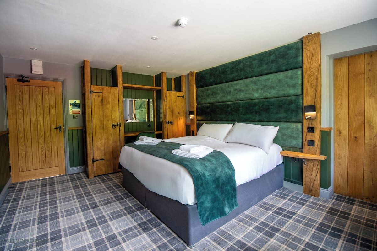 Luxury Double Room, 1 King Bed, Non Smoking, Bathtub