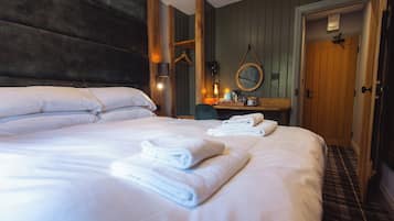 Standard Double Room | Individually decorated, individually furnished, desk, free WiFi