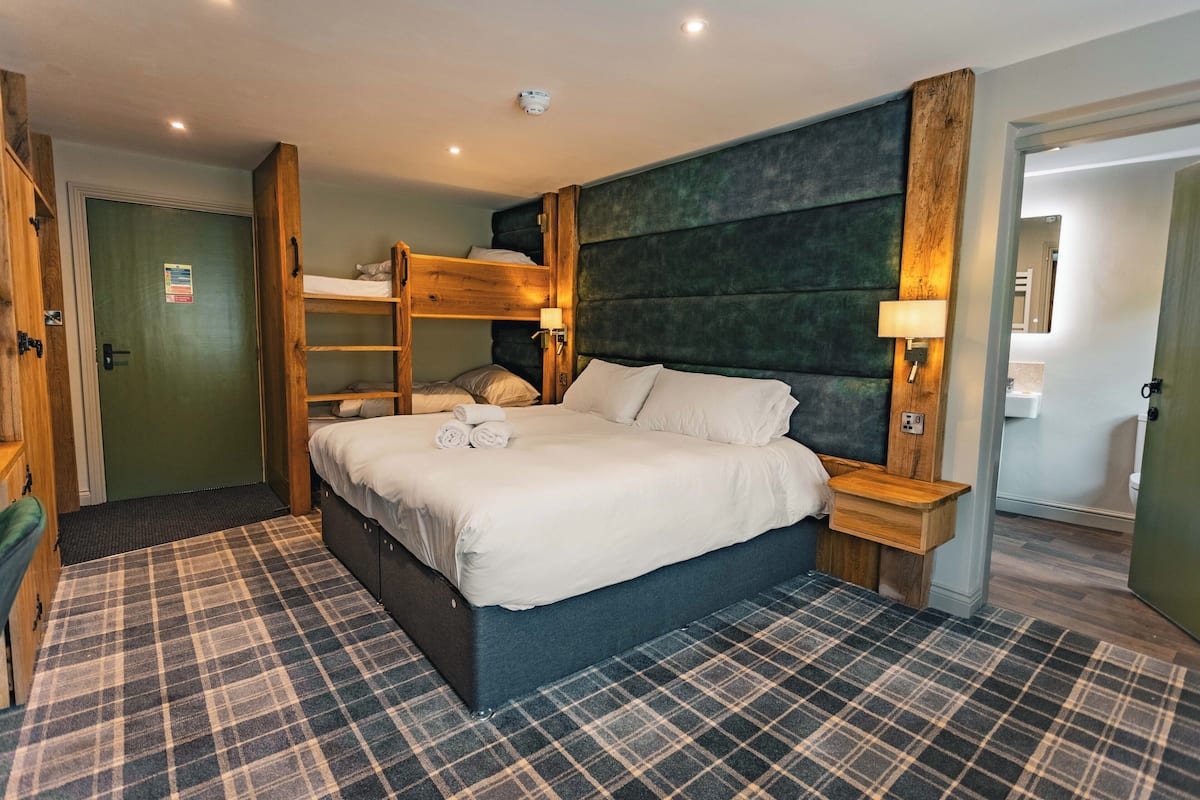 Family Quadruple Room, Non Smoking, Private Bathroom