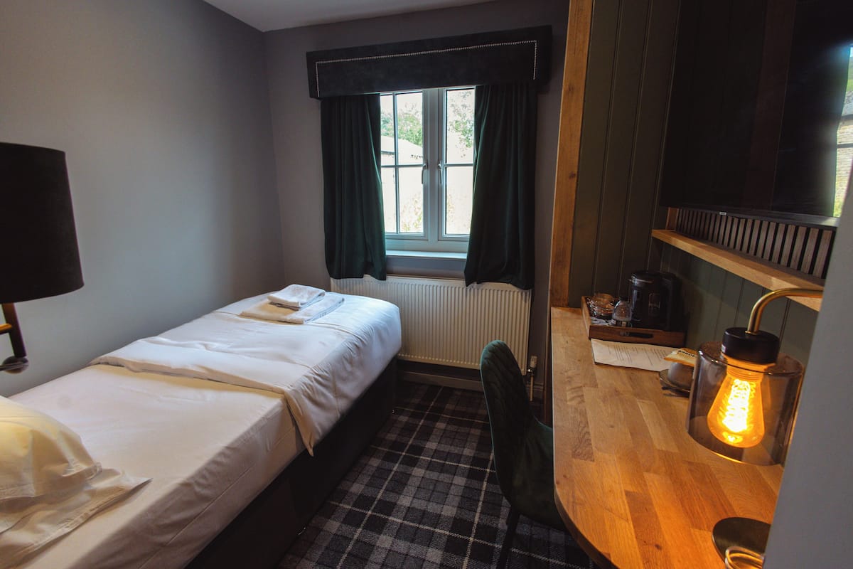 Standard Single Room | 1 bedroom, individually decorated, individually furnished, desk